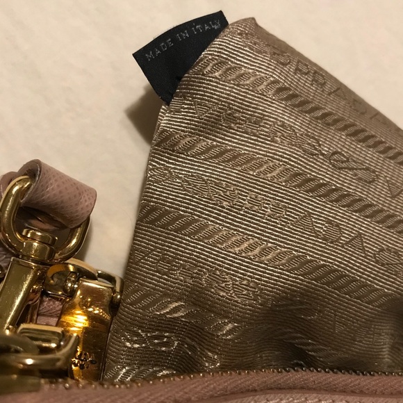 Prada Saffiano Lux Galleria Double-Zip Tote Cammeo - Picture 9 of 16